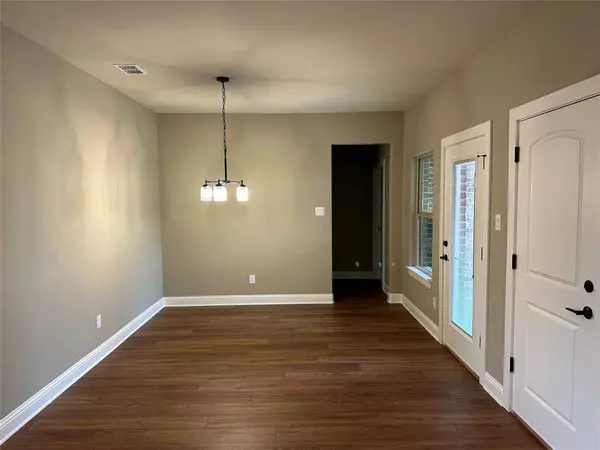 802 Alamo Lane, Garland, TX 75040