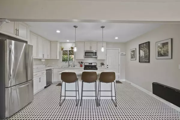 408 S Date St, Escondido, CA 92025