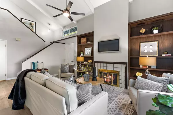 821 Crestwater LN, Sacramento, CA 95831