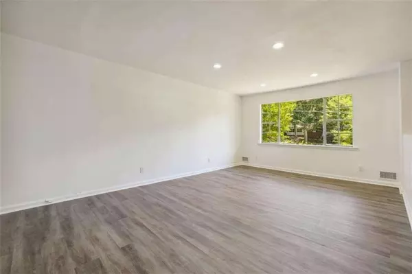 150 Rockfort CT, Atlanta, GA 30349