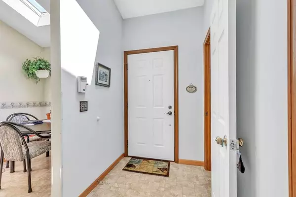 61 Abbey Memorial Dr #142, Chicopee, MA 01020