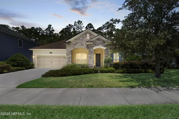 2066 CLUB LAKE DR, Orange Park, FL 32065