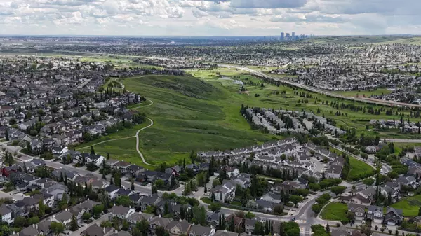 456 Hidden Creek BLVD NW, Calgary, AB T3K0C2