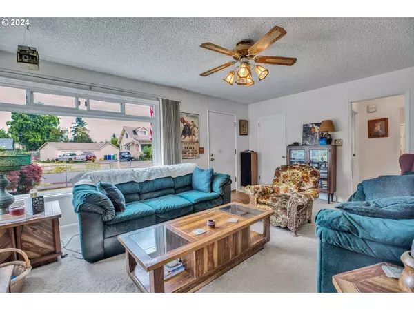 4021 SE 74TH AVE, Portland, OR 97206