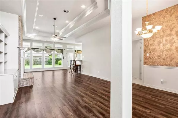 2220 S Bourque CT, Nederland, TX 77627