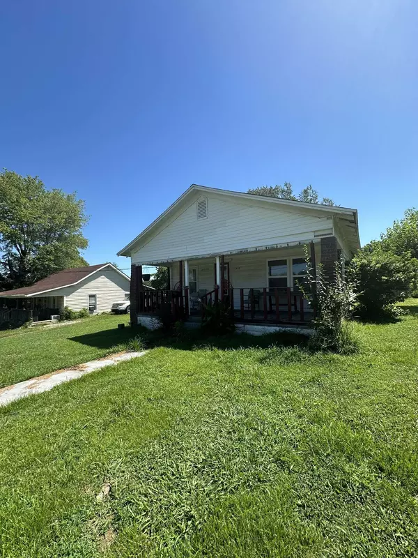318 Center St, Greenville, KY 42345