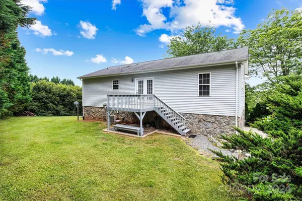 214 Taylor CIR, Granite Falls, NC 28630