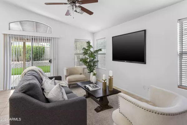 4748 E DESERT WIND Drive, Phoenix, AZ 85044