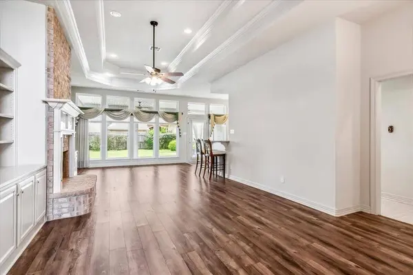 2220 S Bourque CT, Nederland, TX 77627