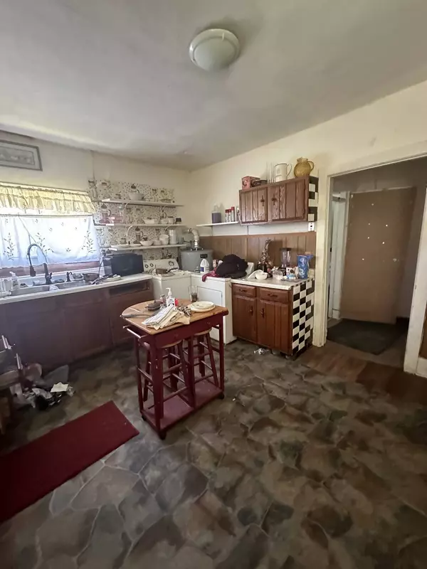 318 Center St, Greenville, KY 42345