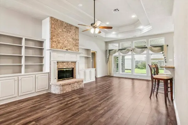 2220 S Bourque CT, Nederland, TX 77627