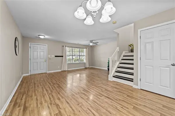 32 Sidney Marie CT, Greensboro, NC 27407