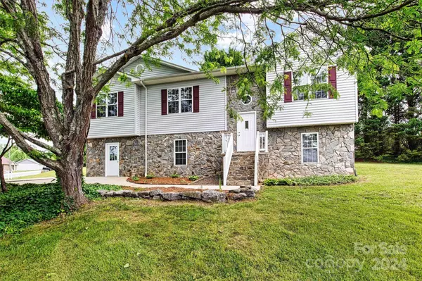 214 Taylor CIR, Granite Falls, NC 28630