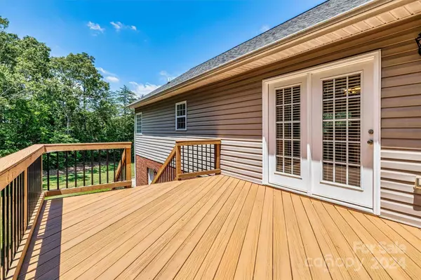 3324 48th Avenue LN NE, Hickory, NC 28601