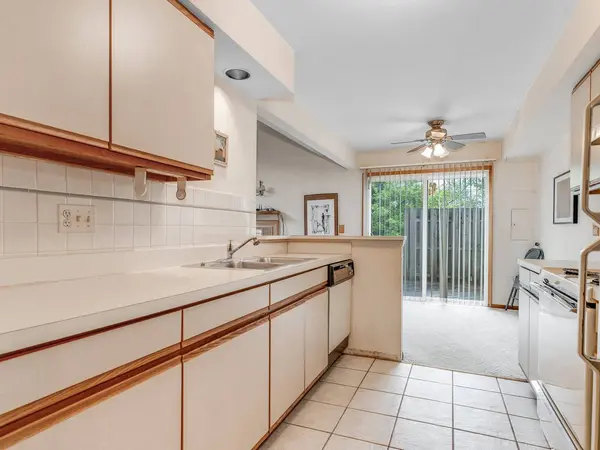 1119 N Knollwood DR, Palatine, IL 60067