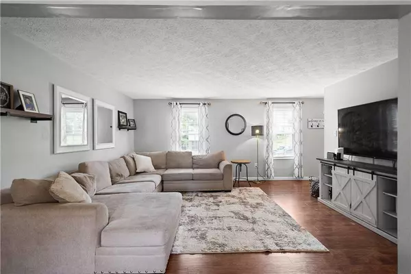 201 Arcola Dr, Coraopolis, PA 15108