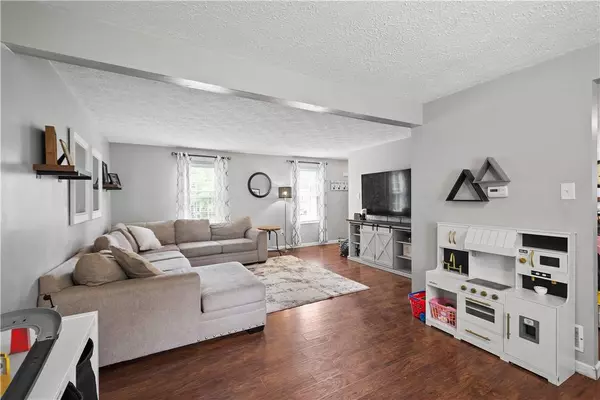 201 Arcola Dr, Coraopolis, PA 15108