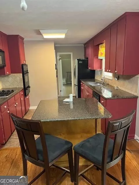 699 Dolly Nixon Rd, Senoia, GA 30276