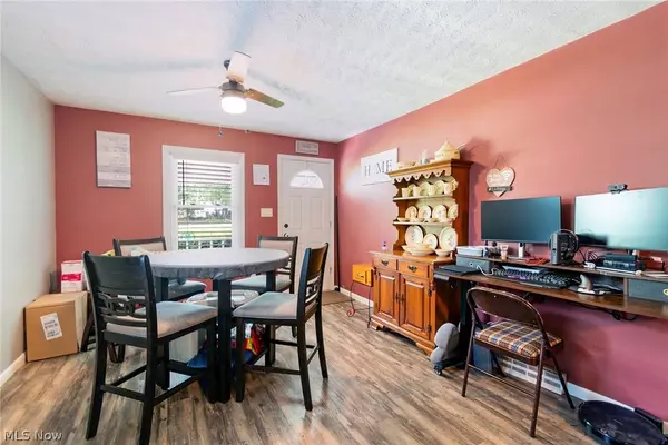 5852 Fairlawn AVE, Hubbard, OH 44425