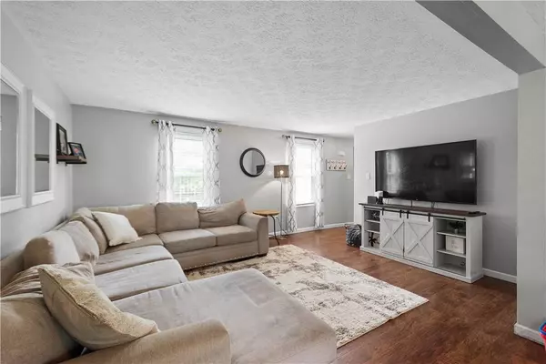 201 Arcola Dr, Coraopolis, PA 15108