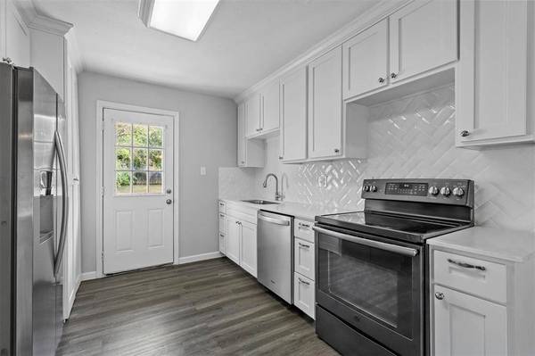 9216 Oels Street, White Settlement, TX 76108