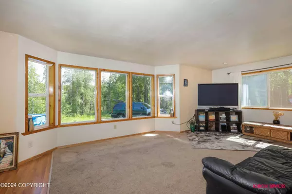 22065 E Faith CIR, Willow, AK 99688