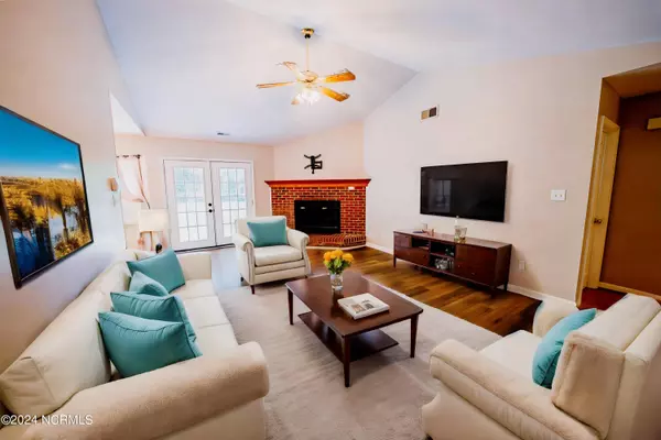 1304 Willow Springs Drive E, Richlands, NC 28574