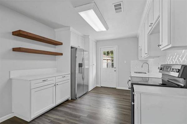 9216 Oels Street, White Settlement, TX 76108