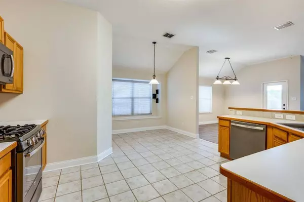 3320 Lake Hill Lane, Hurst, TX 76053