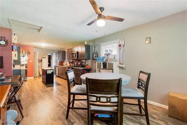 5852 Fairlawn AVE, Hubbard, OH 44425