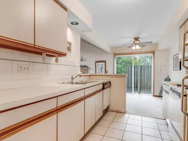 1119 N Knollwood Drive, Palatine, IL 60067