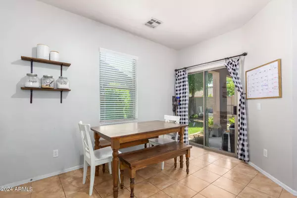 4549 E HARRISON Street, Gilbert, AZ 85295