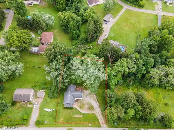 5852 Fairlawn AVE, Hubbard, OH 44425