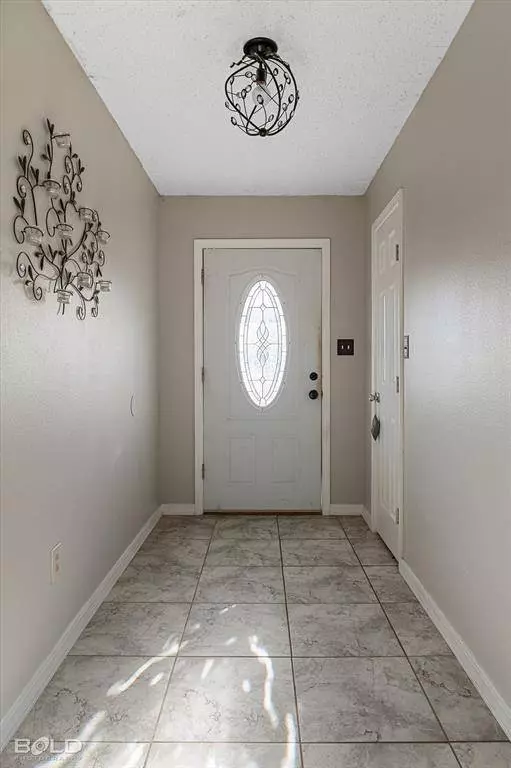 209 Shadow Ridge Drive, Bossier City, LA 71112