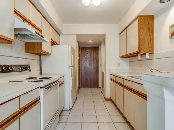 1119 N Knollwood Drive, Palatine, IL 60067