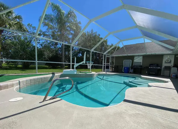 950 Fostoria DR, Melbourne, FL 32940