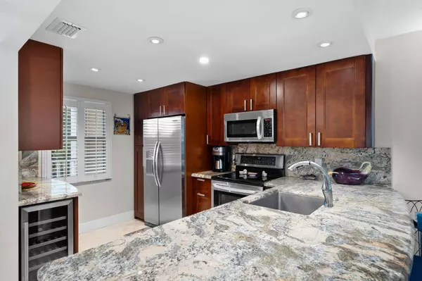 3505 Oaks WAY 408, Pompano Beach, FL 33069