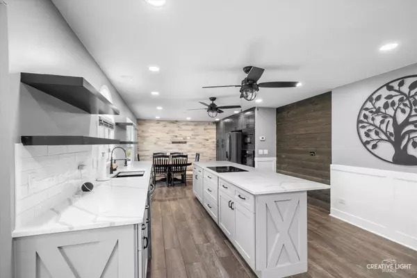 2472 Worthington DR, Aurora, IL 60506