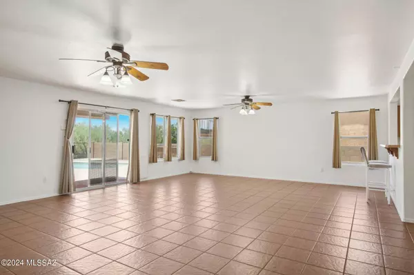 596 E Sterling Canyon Drive, Vail, AZ 85641