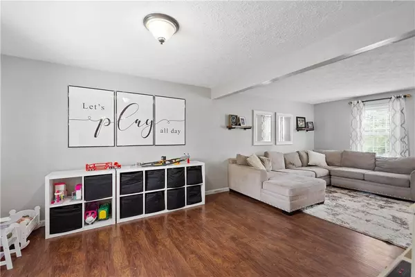 201 Arcola Dr, Coraopolis, PA 15108