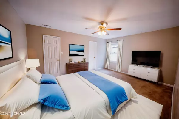 1304 Willow Springs Drive E, Richlands, NC 28574