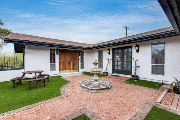 1701 E PICKRELL Drive, Phoenix, AZ 85042