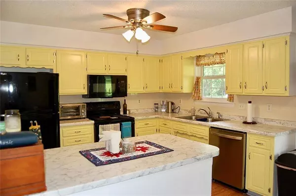 14024 Robin RD, Leavenworth, KS 66048