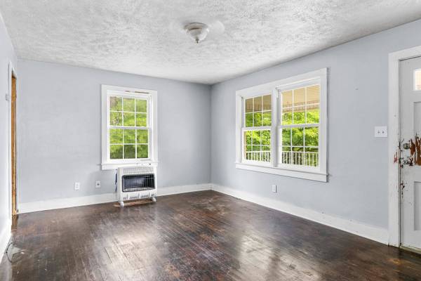 1527 Blair ST, Christiansburg, VA 24073