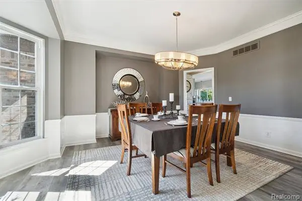 8466 PARKSIDE Drive, Grand Blanc, MI 48439