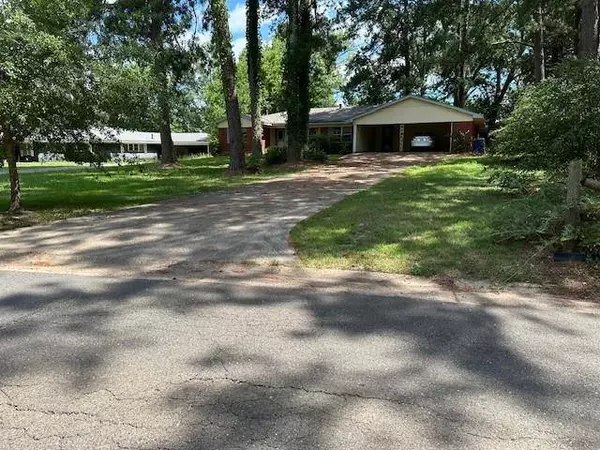 1825 S Brookwood Drive, Shreveport, LA 71118