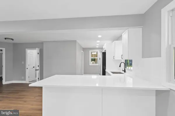 520 DUBOIS AVE, Barrington, NJ 08007