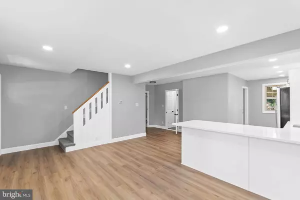 520 DUBOIS AVE, Barrington, NJ 08007