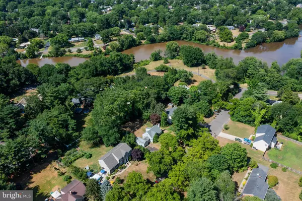 104 LOIS LN, Moorestown, NJ 08057