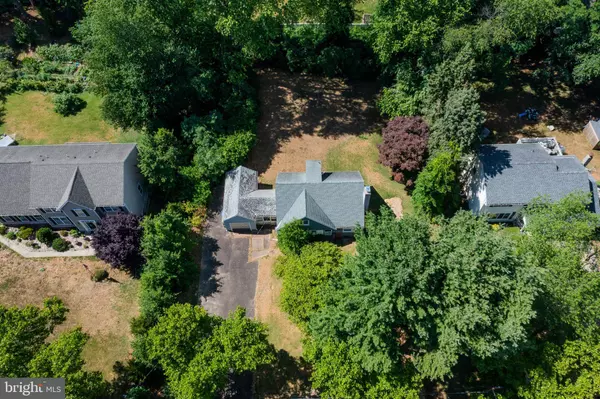 104 LOIS LN, Moorestown, NJ 08057